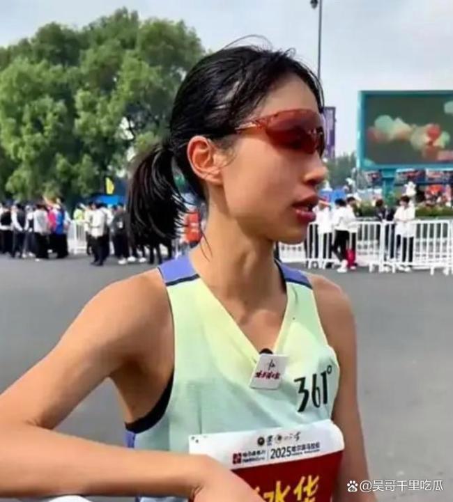 “最快女护士”好友发声 争议不断终离职