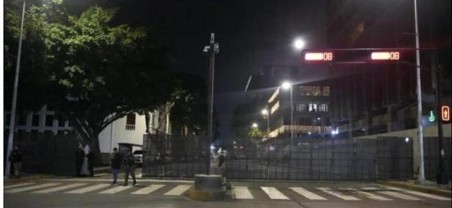 美袭委后当地民众涌入超市囤积食物 社会局势整体平稳