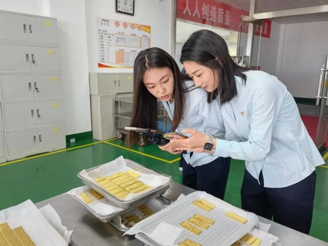 2025年黄金市场回顾与展望 金价飙升引热议