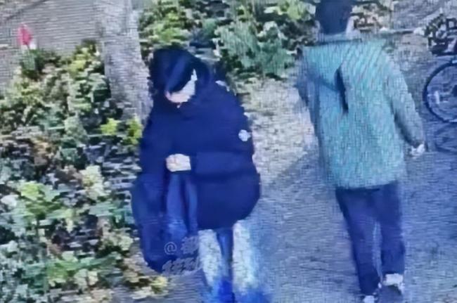 男孩到洛阳旅游失踪父亲落泪发声 家人急寻线索盼子归