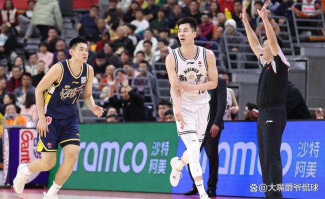 功夫篮球适合打日本队？郭士强现场考察张宁 或许打动他的另有其人 庞峥麟表现突出引发关注