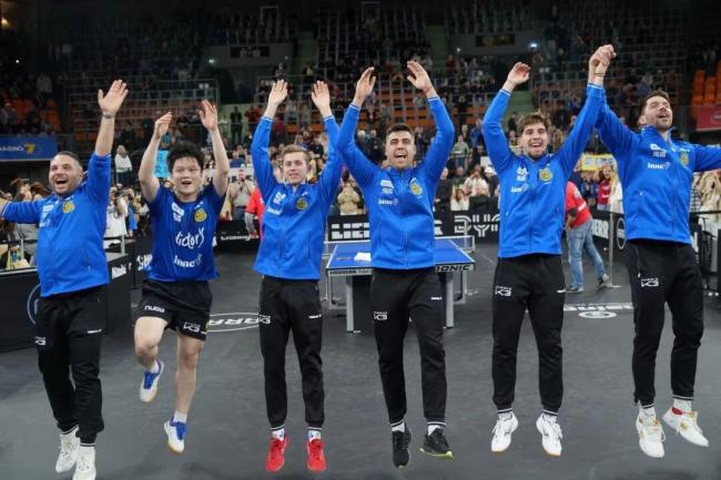 樊振东率队获得冠军 留洋首冠荣耀时刻