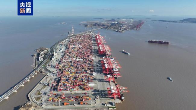 上海洋山深水港集装箱吞吐量再创历史新高