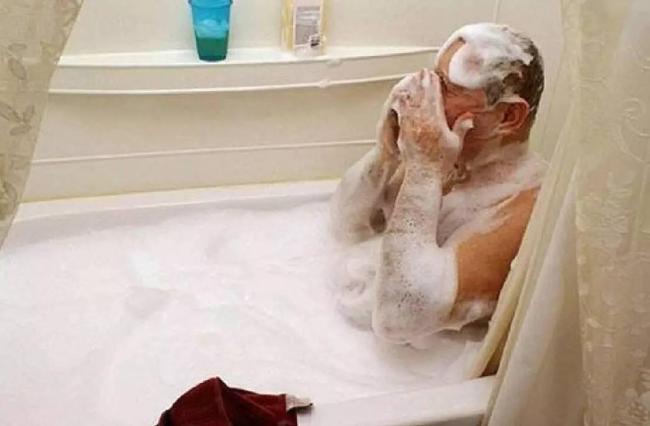 医生:冬天洗澡洗太久很危险 警惕心血管风险