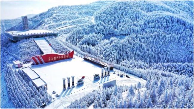 宁夏六盘山欢迎“长城背诗”女生:景区邀朗诵《清平乐·六盘山》