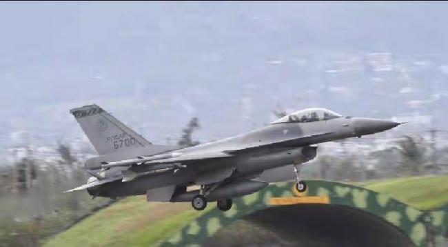 台军F16战机坠海意味着什么 撕开空军双重遮羞布