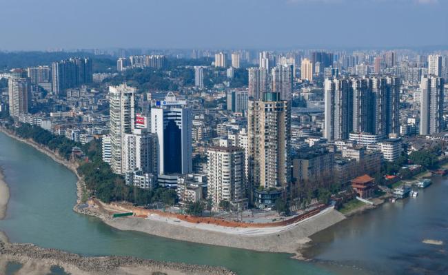 乐山大佛脚下禁止游泳 违者最高罚300元