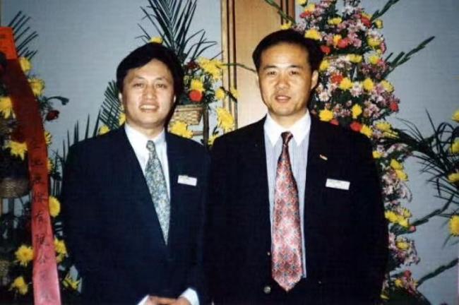 郁亮35年万科生涯落幕