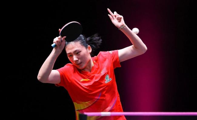 中国女乒21岁1米80王牌晋级：上演逆转好戏 新版王曼昱继续蜕变