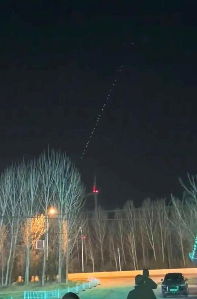专家回应河南惊现“神秘光点” 实为星链卫星过境