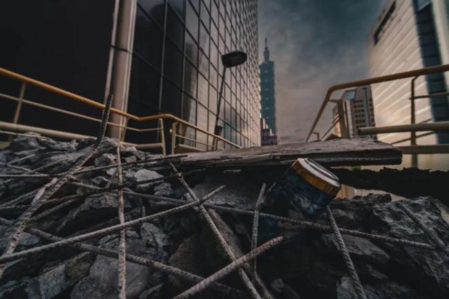 台坠机飞行员还没找到 为何又是F-16 管理混乱再酿悲剧