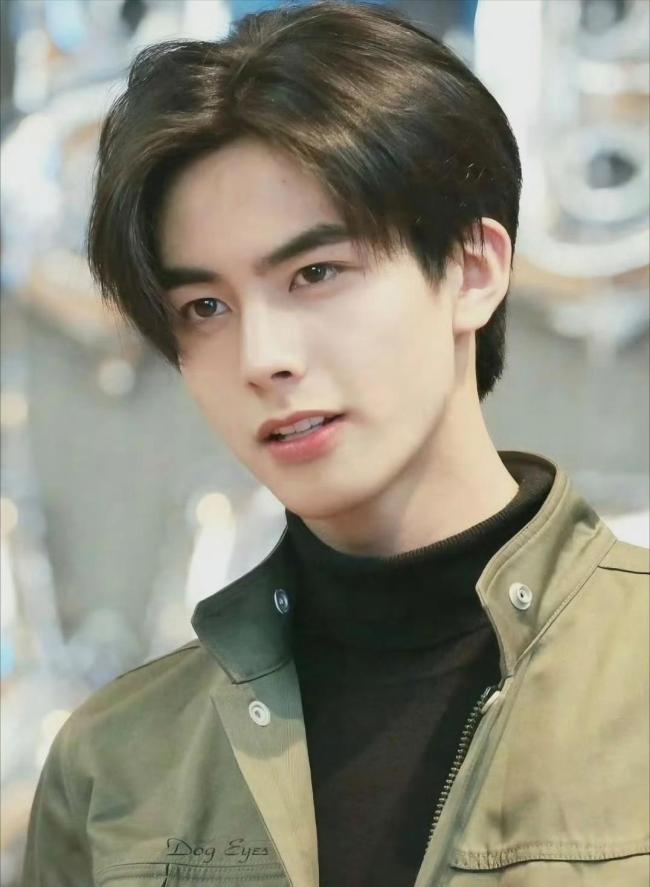 考古宋威龙 青涩旧照引回忆杀