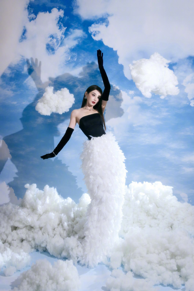 彭小苒杀死了天台拍照比赛 气场全开惊艳全场