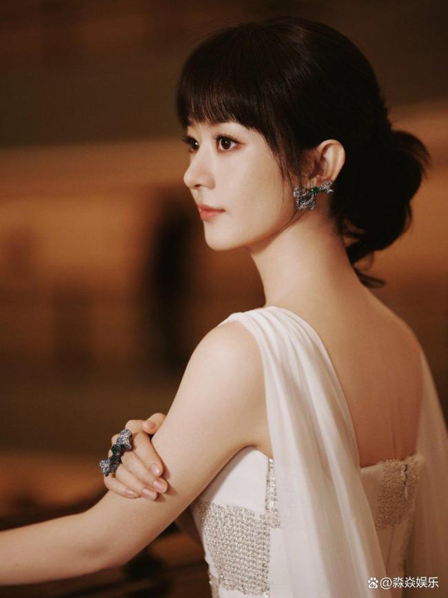 赵丽颖皆刘海造型梦回盛明兰