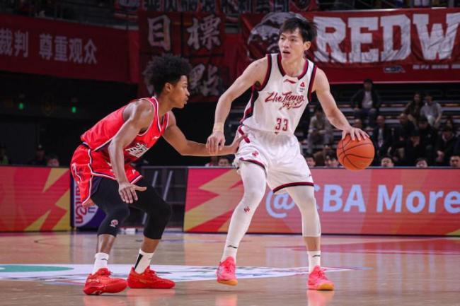 郭艾伦伤停！浙江35分狂胜广州 徐昕仅2分陆文博16+4三分 战略碾压完胜