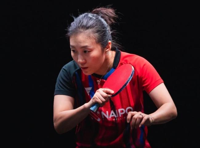 女乒大刮复古风！王曼昱输43岁削球手 老将逆袭创奇迹