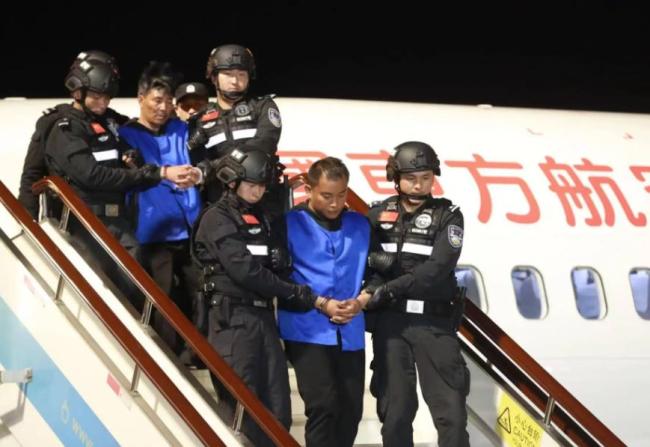 中国公民被枪杀埋尸衍生场 缅北电诈园区的血腥一页