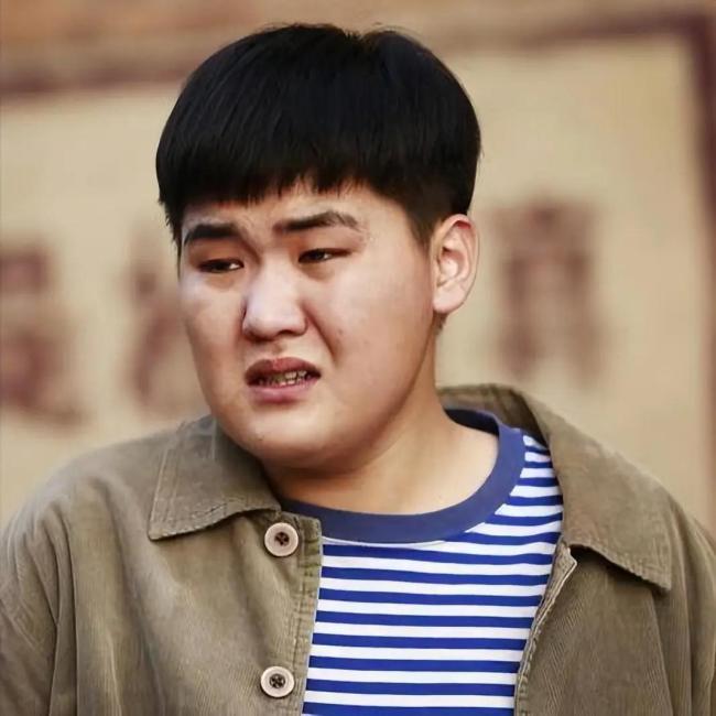 闫学晶的犬子被举报非法入学 特权争议引热议