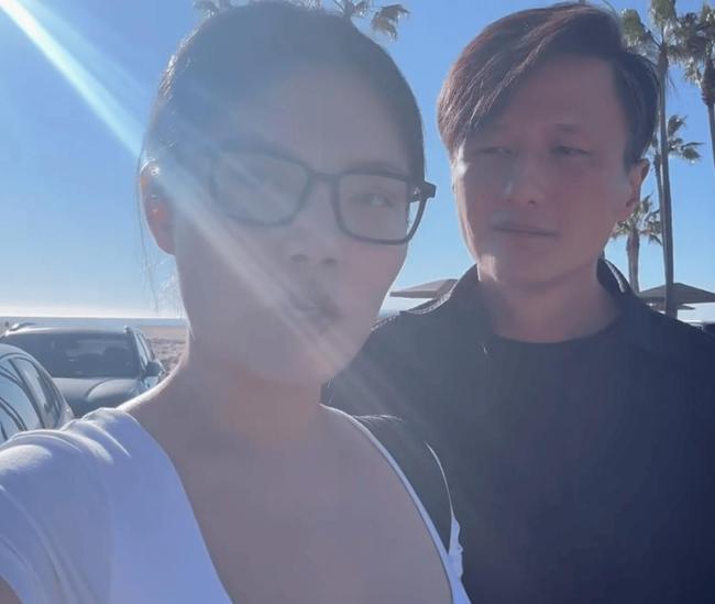 尹子维街头摸徐冬冬肚子 八年爱情终修成正果