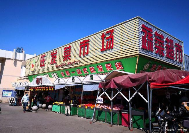 河南趴地菠菜爆火后每单降价2元 线上流量狂欢与线下市场冷遇