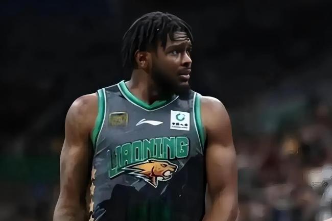 辽篮新援和赵继伟先后归队