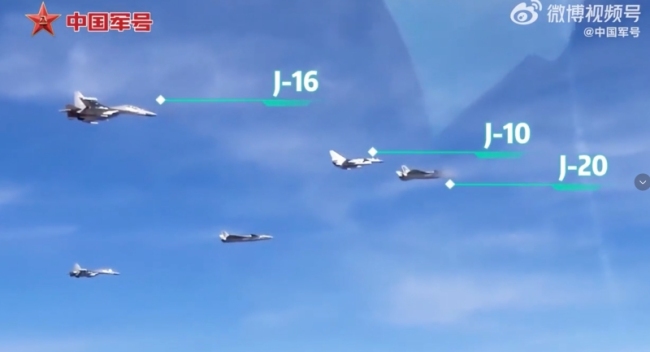 歼20歼16歼10同框！最新训练画面来了！