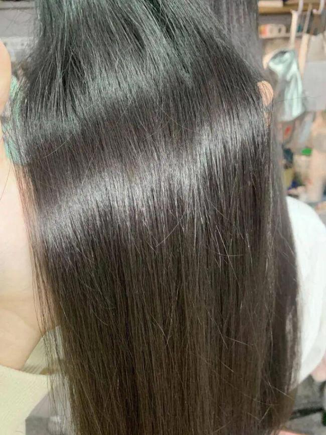 女大学生为抗癌女孩蓄发4年 传递温暖与希望