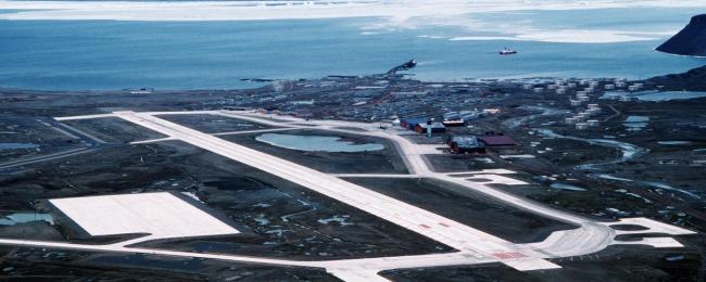 美国格陵兰岛言论动摇世界秩序 北极战略博弈升级