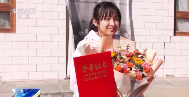 13岁女孩冰窟救人被通报表扬 凡人微光点亮星河