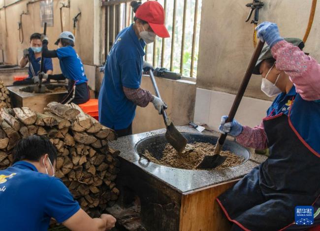 “三九”各地烟火气浓 寒冬里的温暖景象
