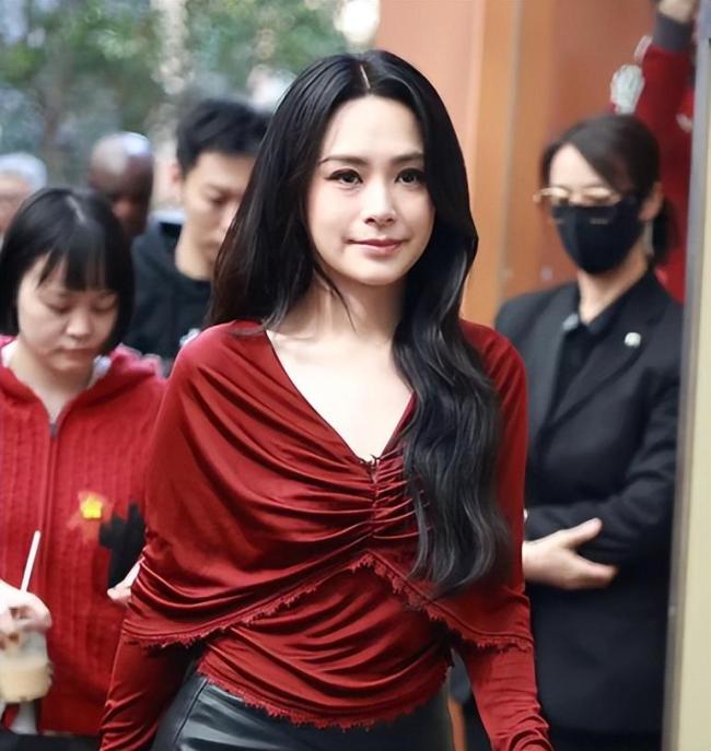 44岁阿娇与43岁阿Sa同框 Twins合体引发“爷青回”热潮