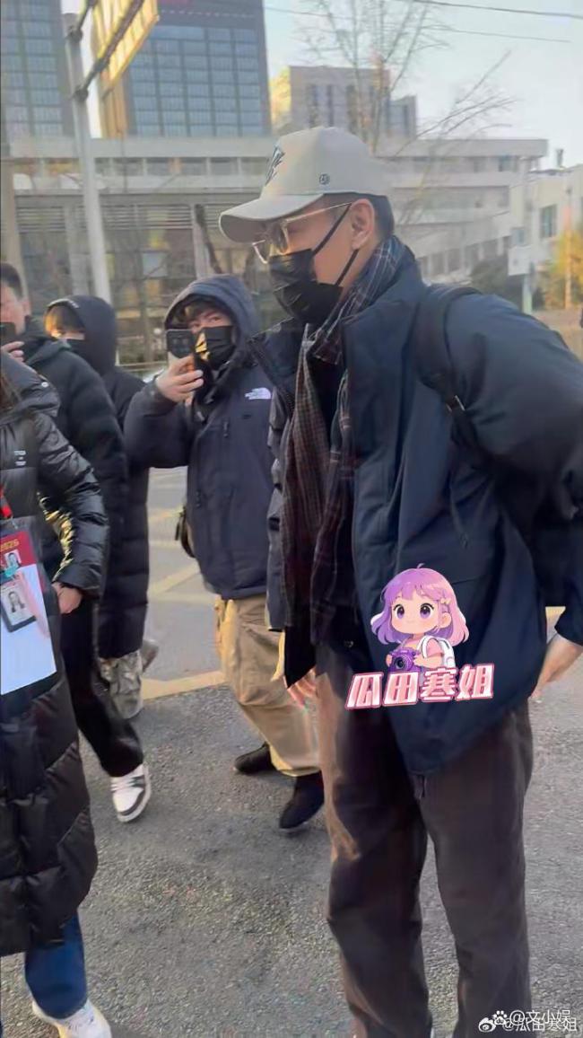 辛柏青现身央视 春晚彩排引关注