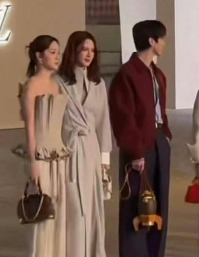 金晨给欧阳娜娜捂肩 温暖举动感动人心