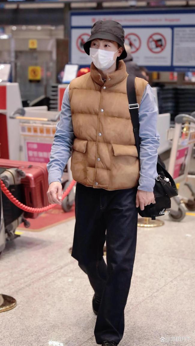 马龙到达米兰 帅气『穿搭』引关注