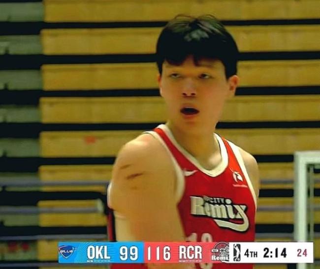 杨瀚森砍下22分7板3助2帽