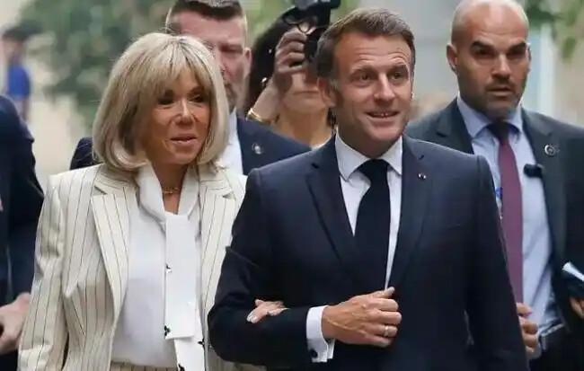 马克龙眼球充血俄媒拱火疑又被家暴 舆论狂欢下的政治博弈