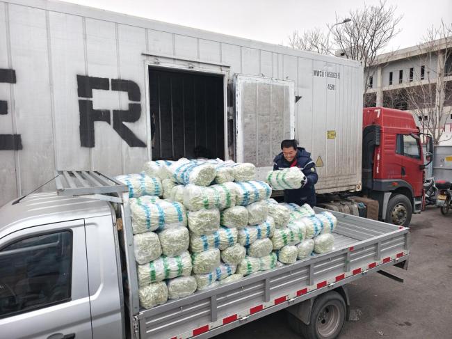 探访北京“菜篮子”雪天保供 供应充足价格稳