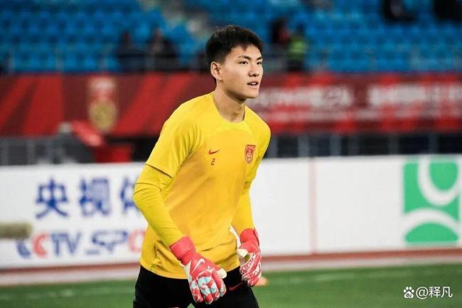 坚如磐石一夫当关!U23国门李昊:扑出了万千球迷久违的眼泪与热血 手套王人扑烂了