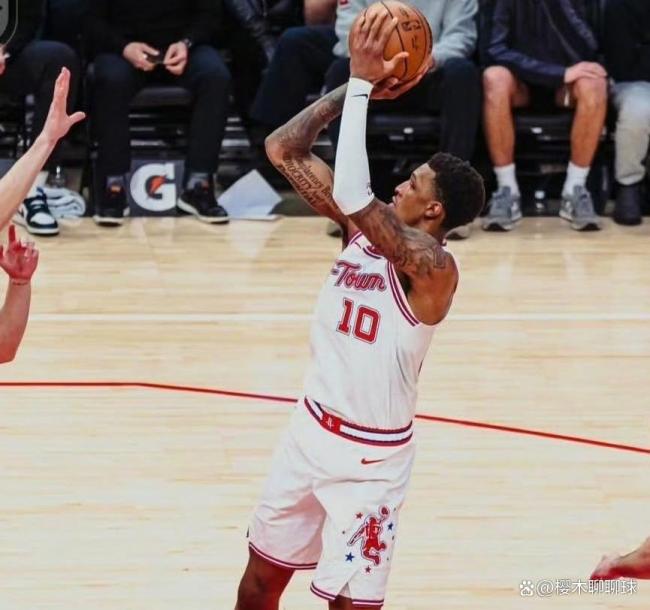 你认为火箭胜鹈鹕谁是头号功臣 贾巴里史密斯火力全开