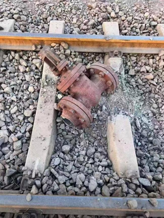 包钢爆炸巨响后 蒸汽球罐砸中废品站 事故致多人伤亡