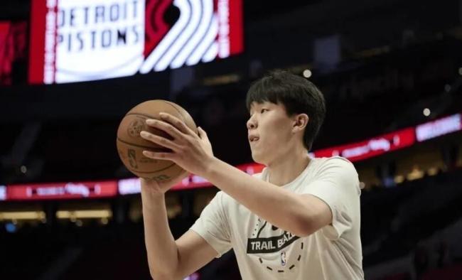 杨瀚森左手勾手 即插即用的高效表现