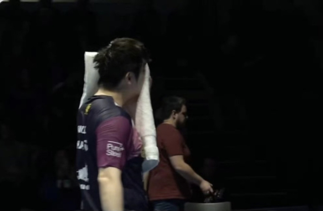 乒乓球欧冠：樊振东单局16-14率队横扫 决胜局逆转取胜