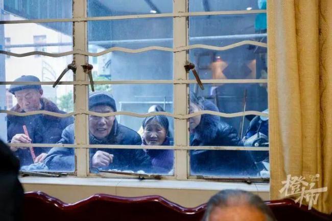 杭州一对百岁夫妻同年同月同日生 共度百岁人生