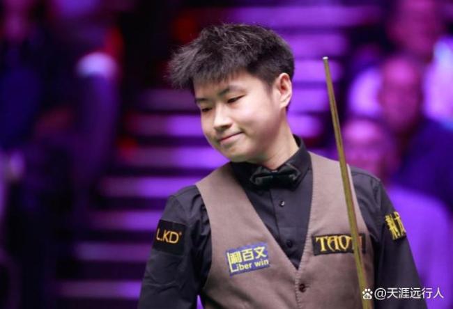 大师级的冠军联赛第五组，赵心童四战四胜暂列第一，大师赛夺冠的囧哥退赛 首日战况激烈