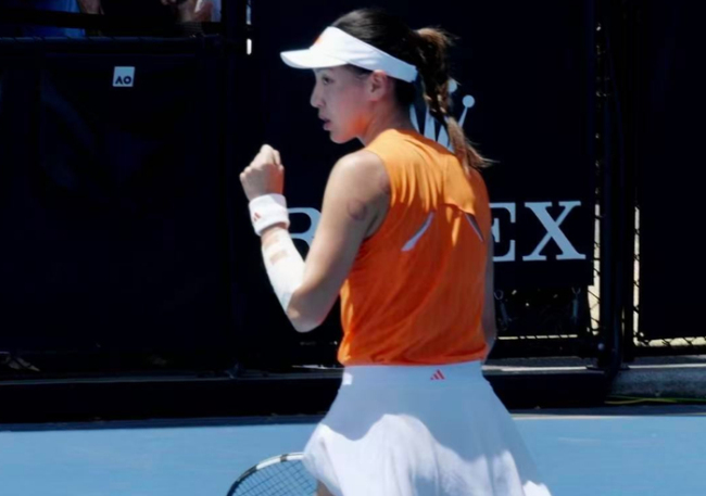 王欣瑜横扫卡利尼娜，成功晋级澳网次轮第三轮