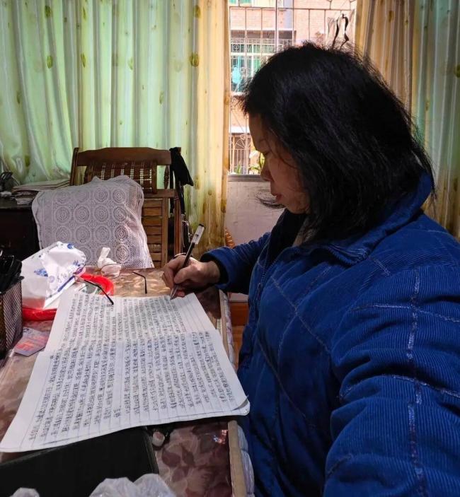 阿姨重新“养自己”获赞近千万 温暖文字治愈人心