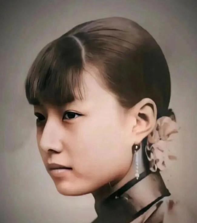 孟小冬究竟有多漂亮？一嫁梅兰芳二嫁杜月笙，美得让人移不开眼！ 舞台与情感的传奇一生