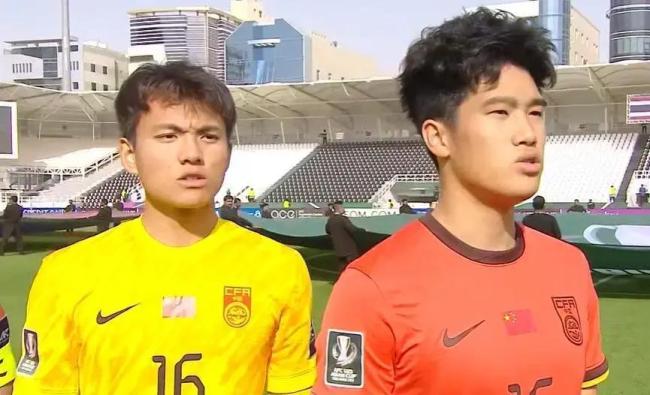 李昊门神！极限飞身扑出越南极具威胁射门，依旧延续封神状态 点球大战再显神威