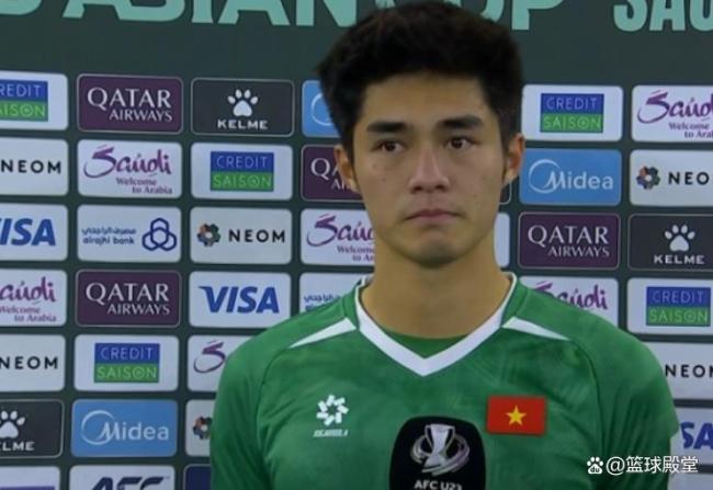 U23国足主帅站桌怒吼 战术奏效晋级决赛
