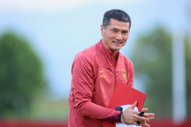 大哥为小弟打气！国足全员助威U23国足线上炒股配资开户，集体在酒店看中越之战